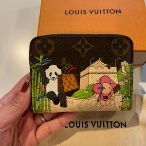 Coin purse from Louis Vuitton 2021 Christmas edition